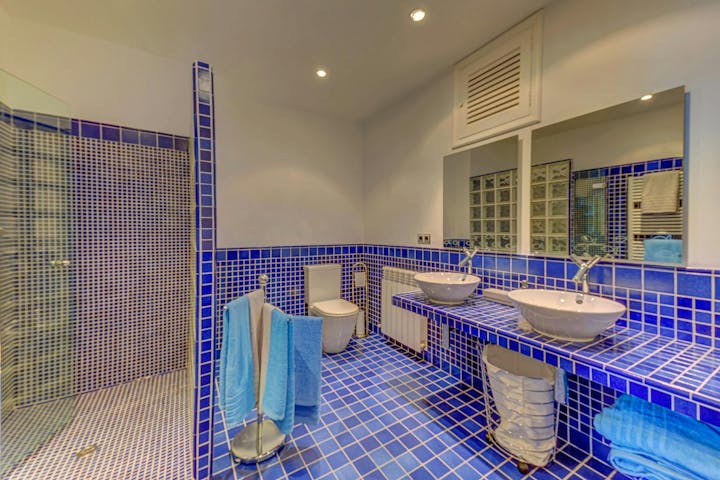 Bathroom photo