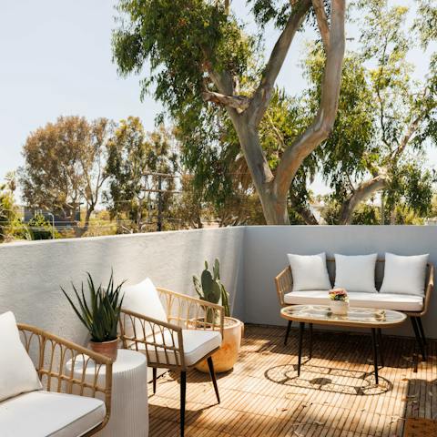 End the day with a couple of glasses of Californian wine on the terrace
