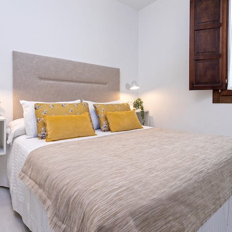 Wake up in the comfortable bed feeling rested and ready for another day of Granada sightseeing