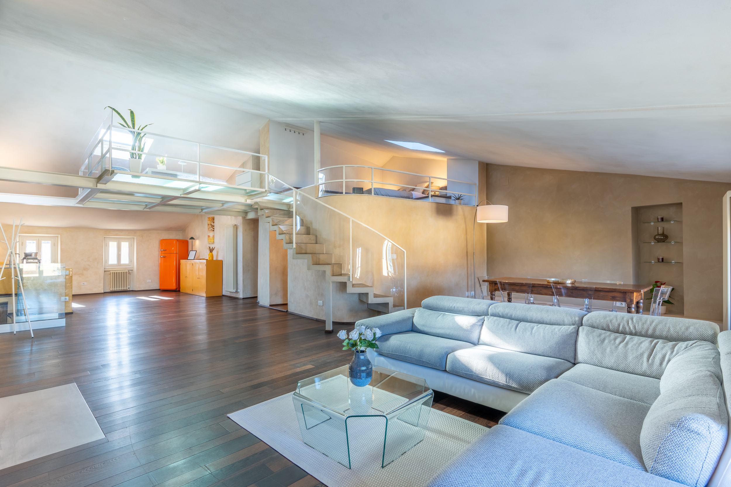 Panoramic Piazza Vista