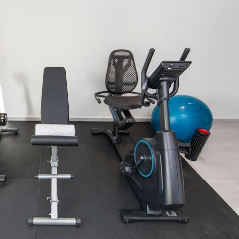 Feel energised after an uplifting workout in the gym