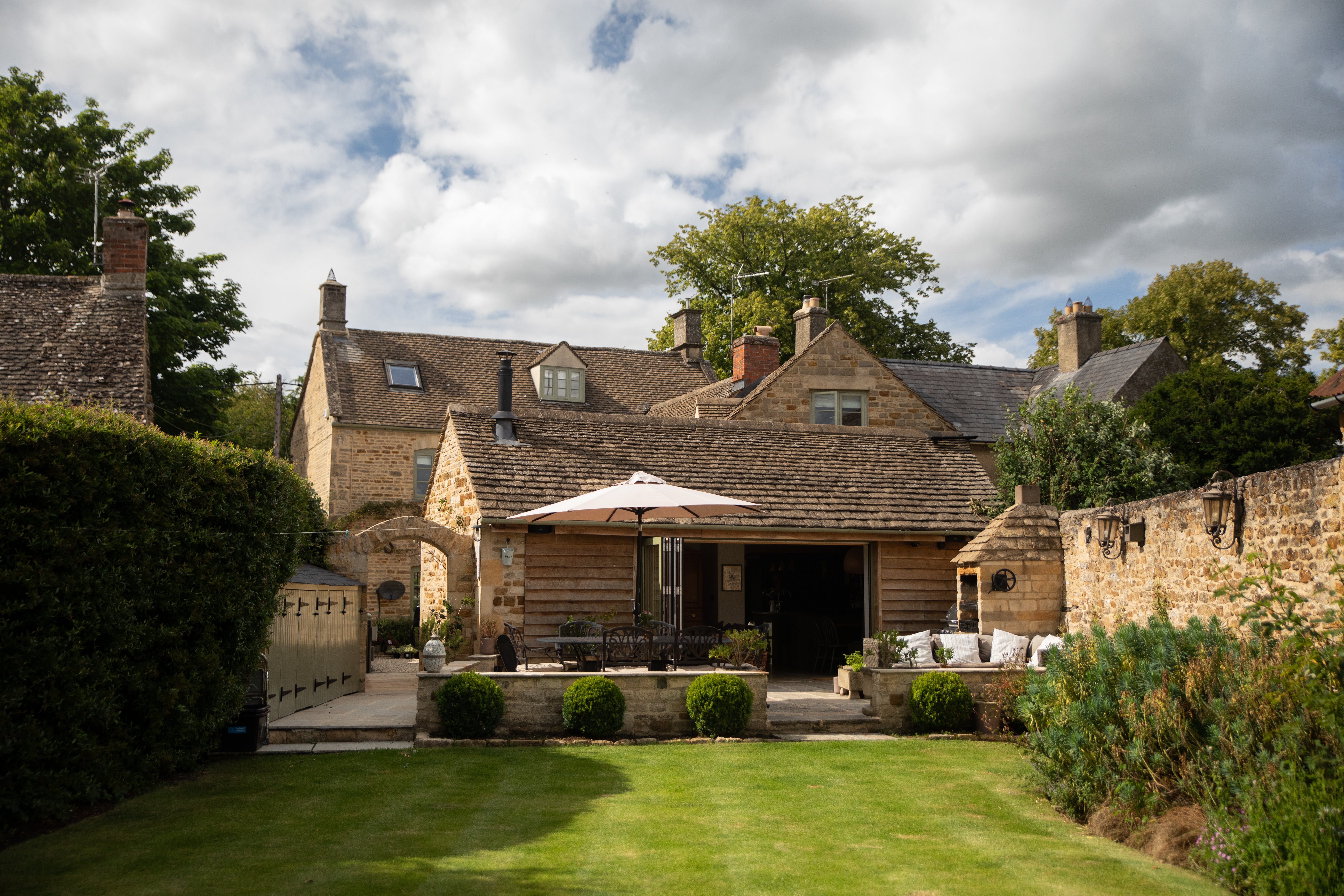 Luxury dog friendly accommodation 2024 cotswolds