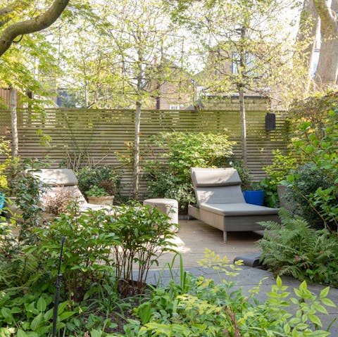 Wind down with evening drinks in the garden