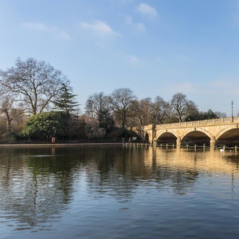 Explore Hyde Park's lakes and green spaces
