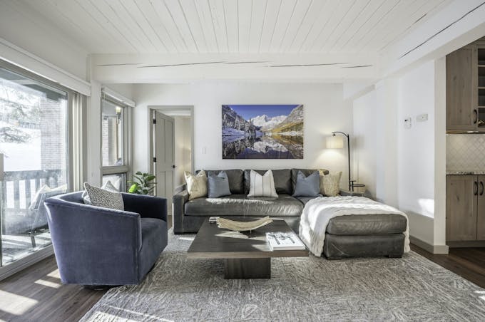 Cosy Mountain Hideaway