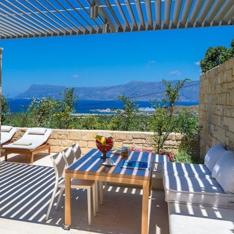Savour delicious family meals in the most stunning setting