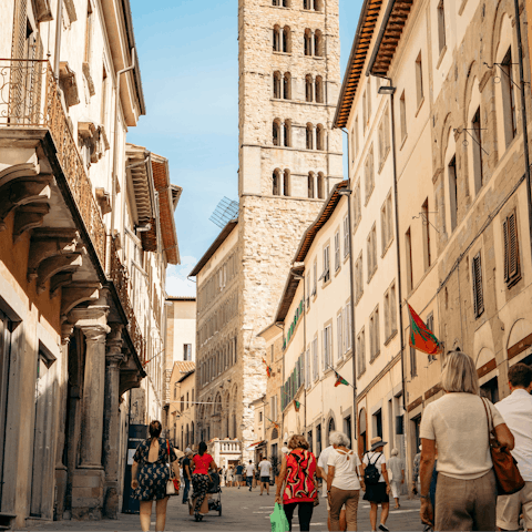 Spend the day in Arezzo, 31km away