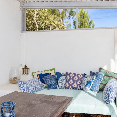 Choose your favourite spot and relax alfresco – we love the day bed