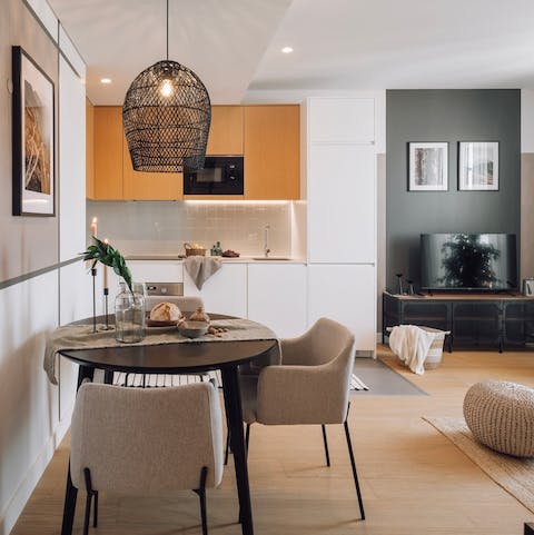 Walk to a nearby restaurant or savour the comfort of home cooking