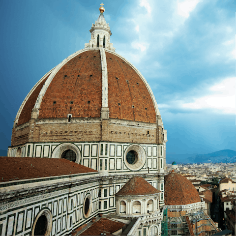 Stop for coffee on your way to the Duomo – it's only a few minutes away