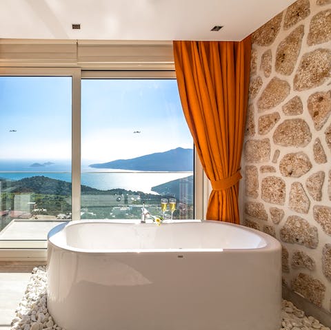 Take a long, relaxing soak in the bathtub with a glorious view