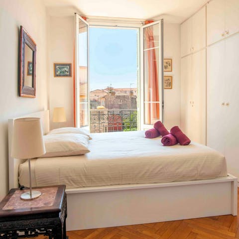 Wake up to views over Beaulieu-sur-Mer