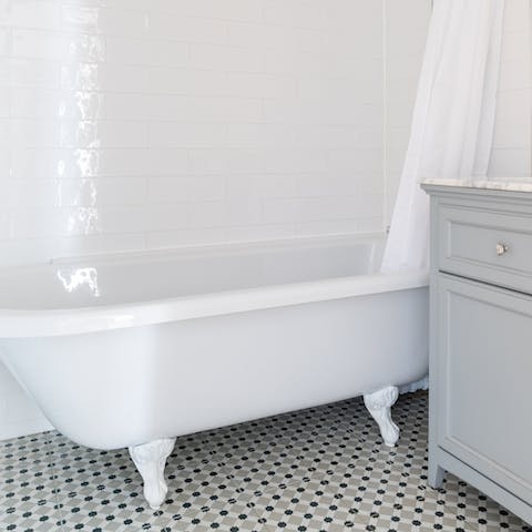 Draw yourself a hot bath in the luxurious clawfoot tub and let your stress slip away