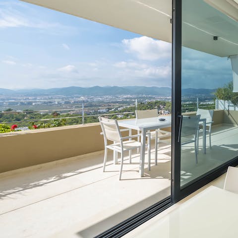 Tuck into continental breakfasts on the patio and take in the scenery