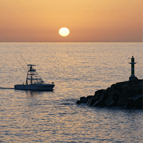 Drive a few minutes to the well-known surf spots of Jardim do Mar and Paul do Mar