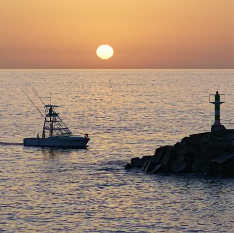 Drive a few minutes to the well-known surf spots of Jardim do Mar and Paul do Mar