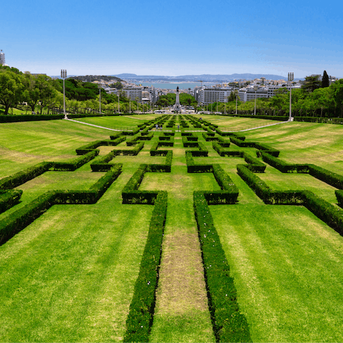 Have a stroll around nearby Parque Eduardo VII