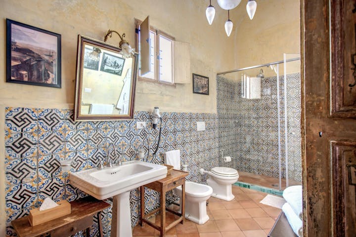 Bathroom photo