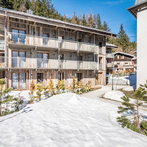 Arrive at the centre of Chamonix in fifteen minutes by car