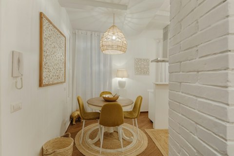 Enjoy casual meals at home when you're not soaking up the city atmosphere