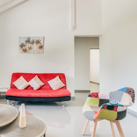 Stretch out in your light-filled living room and plan the day's hiking route