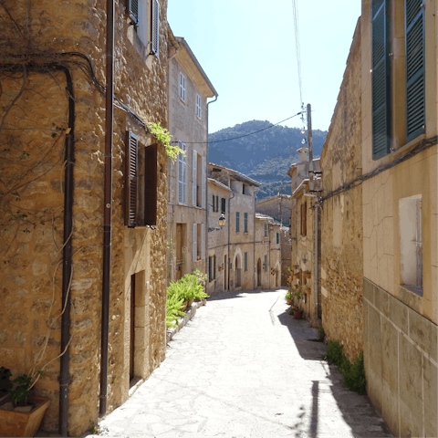 Head into the beautiful old town of Pollensa for an evening meal