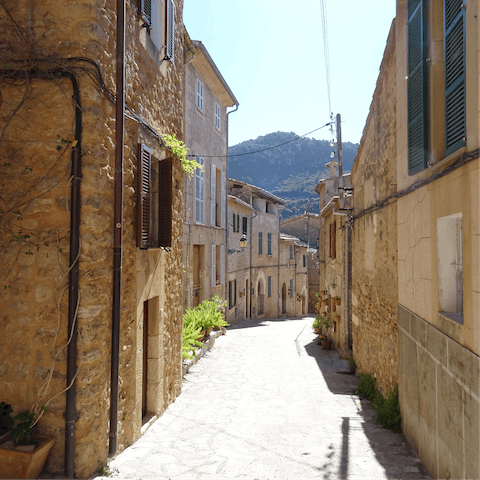 Head into the beautiful old town of Pollensa for an evening meal