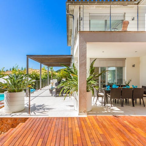 Fire up the barbecue for alfresco mealtimes