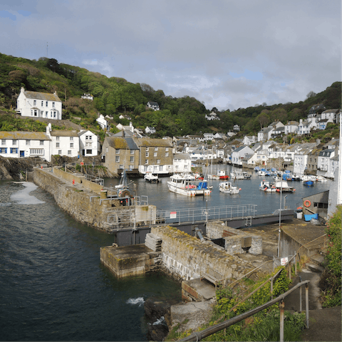Stay by the seaside town of Looe, a nine-minute walk away