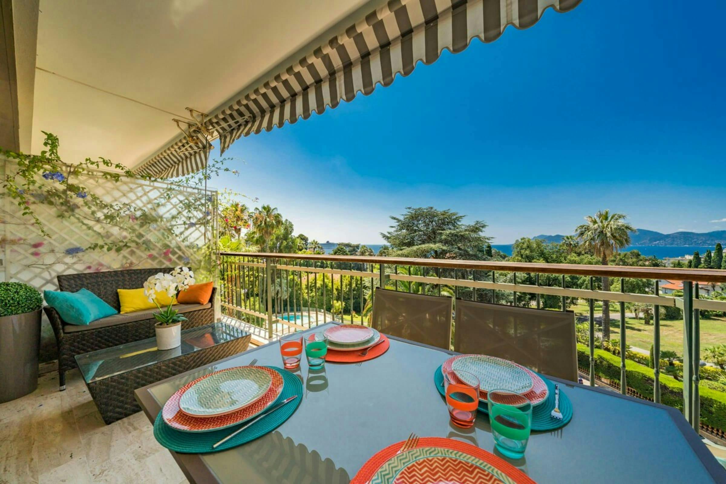 Cannes View Hideaway