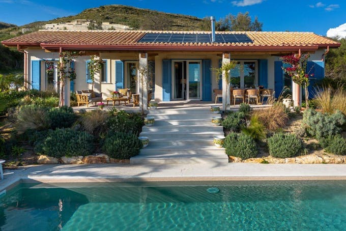 Sea Views & Lemon Trees