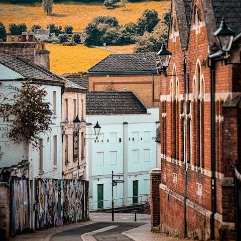 Browse boutiques and galleries in Stroud, just an eight minute drive away