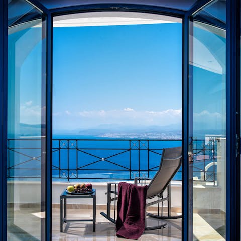 Wake up to sea views – this villa is on a cliff top just above Agia Pelagia beach