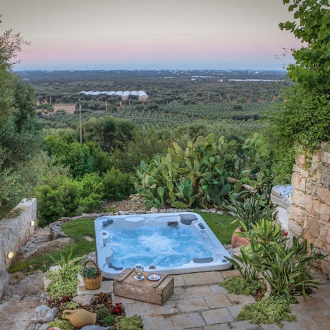 Find the perfect spot to watch the sunset from the Jacuzzi