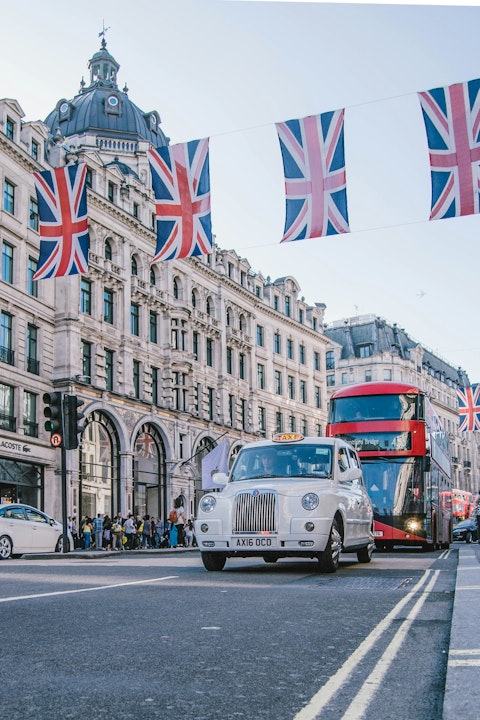 Take a short stroll to Oxford Street for shopping and souvenir-hunting
