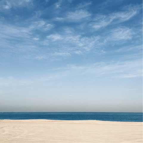 Enjoy exclusive access to West Palm Beach from this glitzy resort