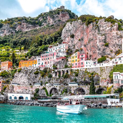 Stay in this beautiful area of Italy and visit Positano and Sorrento