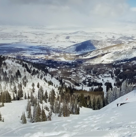 Stay just steps from the Frostwood Gondola