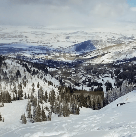 Stay just steps from the Frostwood Gondola
