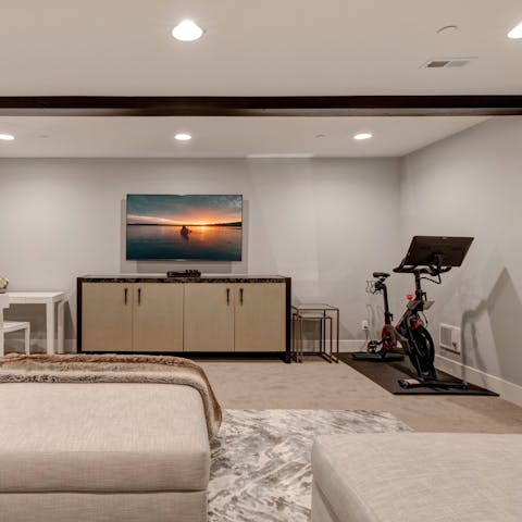 Watch a movie or keep fit on the Peloton Bike while staying in Utah