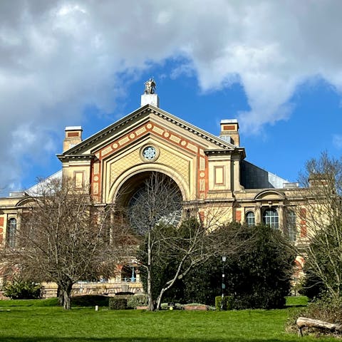 Enjoy concerts, exhibitions, and ice skating at Ally Pally