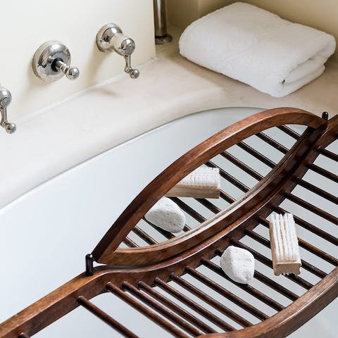 The Romantic Bathtub in the Bedroom
