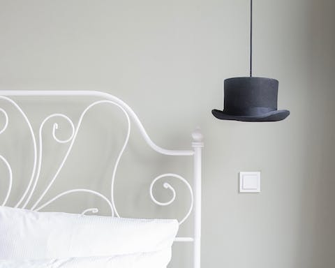 This playful tophat lamp