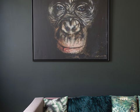 This captivating chimpanzee artwork