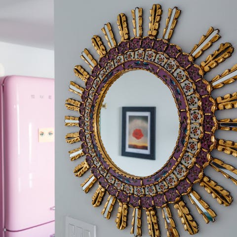 The detailed sunbeam mirror