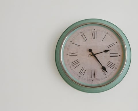 This vintage-style clock