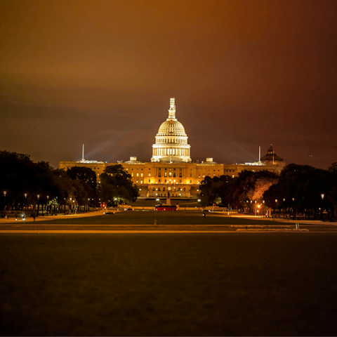 Explore the historical sites and landmarks of nation's capital, just an hour away