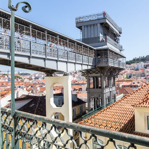 Admire front-row views of the Santa Justa lift