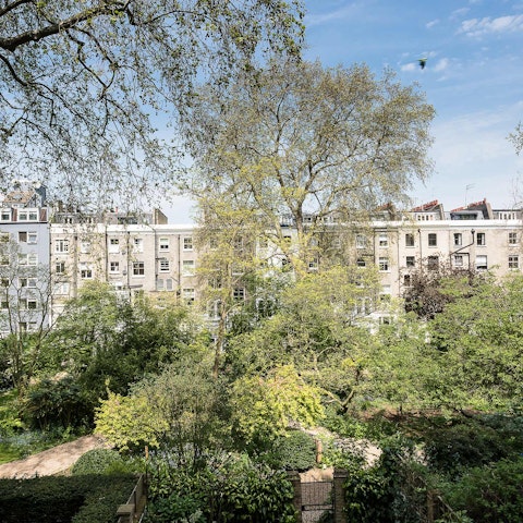 Enjoy Access to the private garden