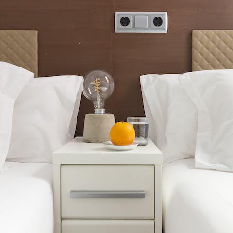 The industrial bedside lamp